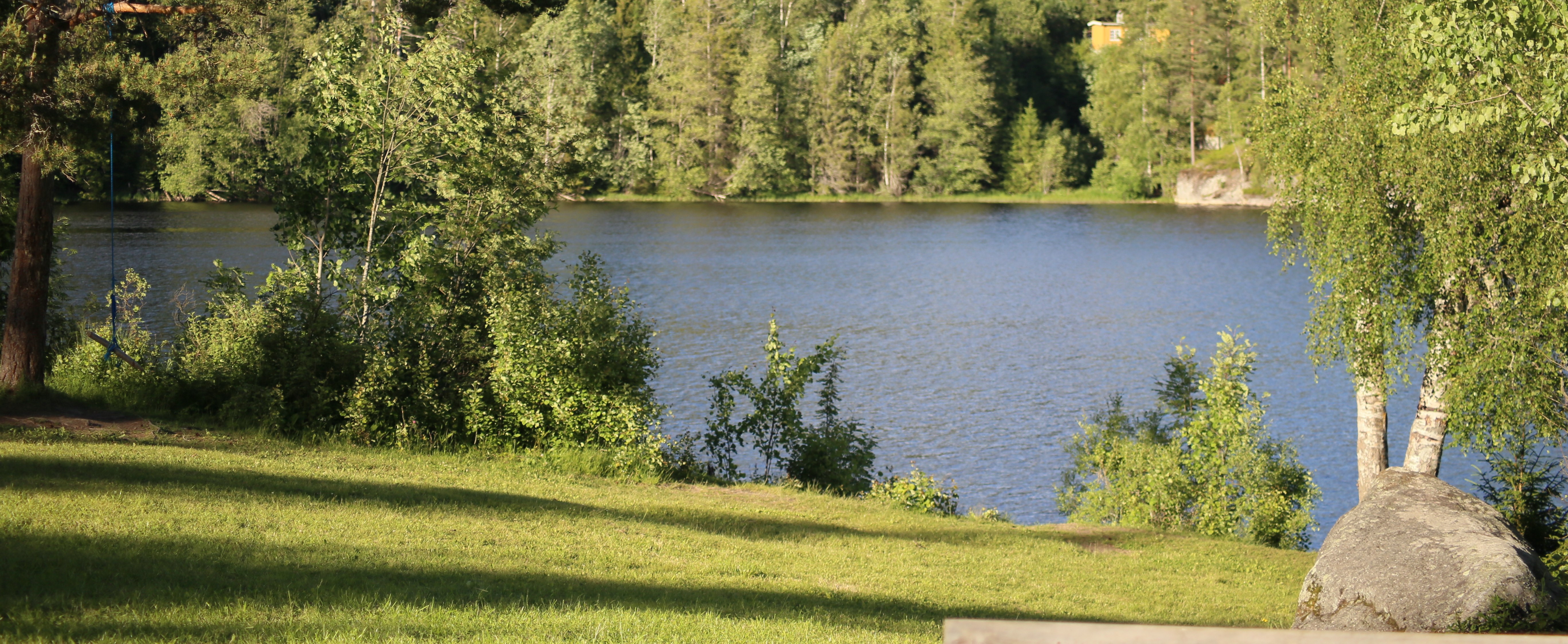 Gjersenga på en solfylt sommerdag