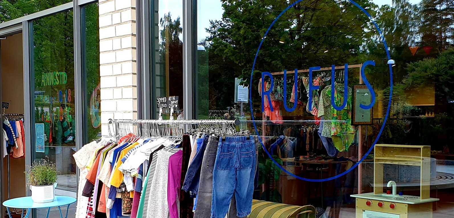 Utenfor Rufus barnebutikk